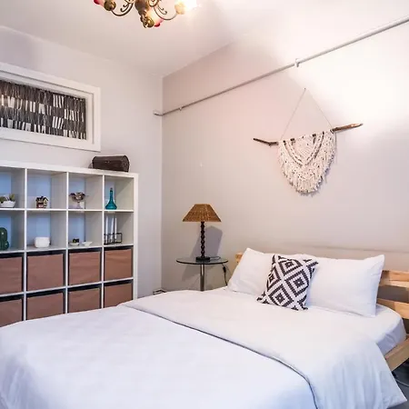 Centrally Located Flat In Besiktas 아파트