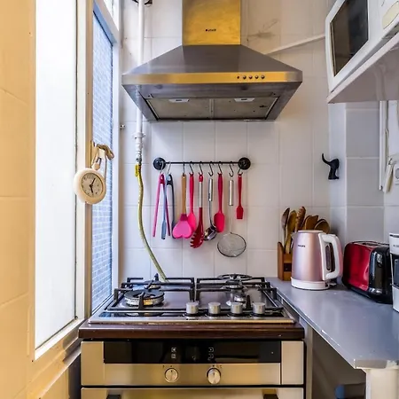 Centrally Located Flat In Besiktas Apartament Stambuł