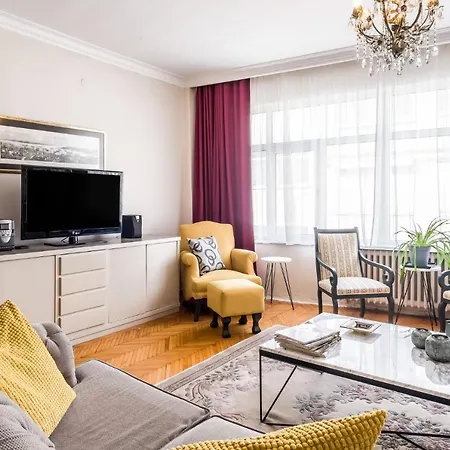 Centrally Located Flat In Besiktas شقة *